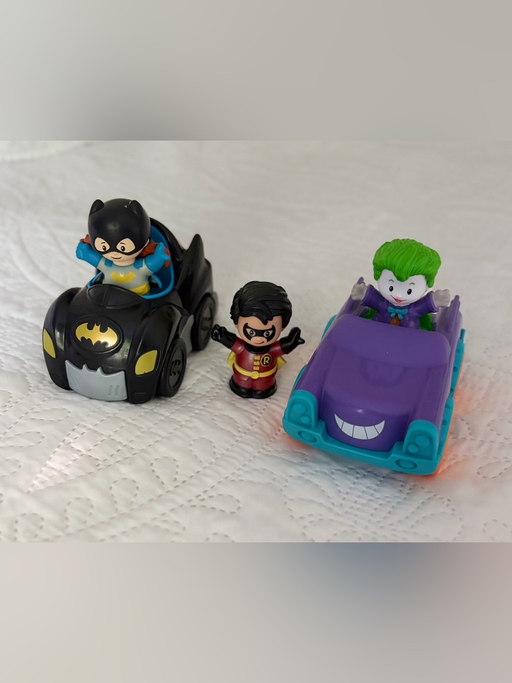 Fisher-Price Little People DC Super Friends Deluxe Batcave: Batgirl Joker Robin